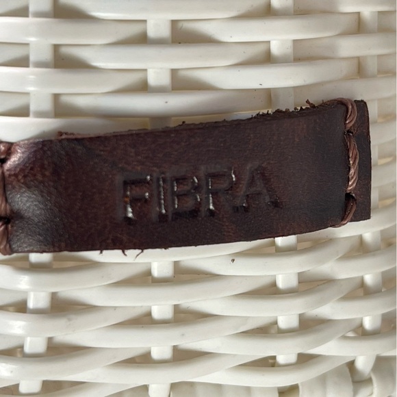 Fibra by Lamulticolor recycled white plastic and leather shoulder bag - Picture 9 of 13